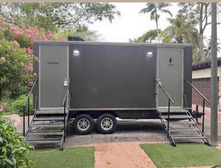 6 stall executive edition pinecrest gardens miami.jpg