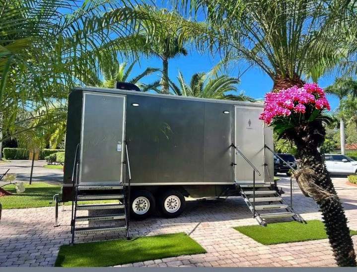luxury wedding restroom trailer 6 stall.jpg (2)