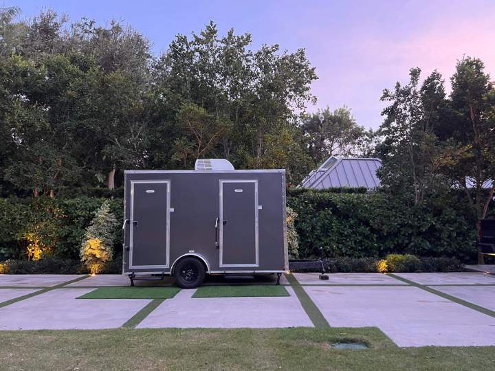 mini small 2 stall portable restroom.jpg